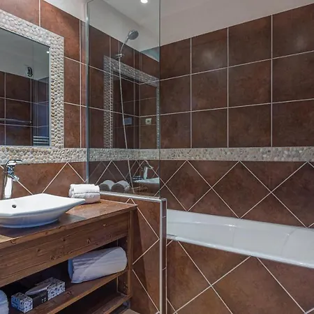 Hotel Carlina By Les Etincelles 4*