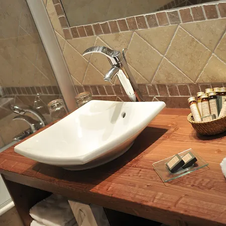 Hotel Carlina By Les Etincelles 4*