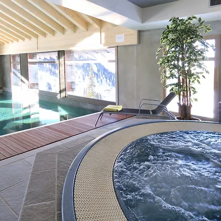 Hotel Carlina By Les Etincelles 4*